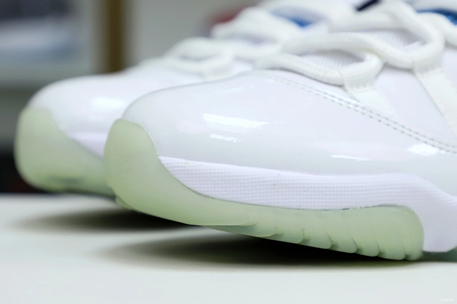 LOW BLUE RETRO JORDAN 11 LEGEND AIR 0216